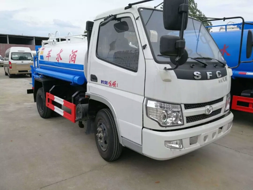 時(shí)風(fēng)藍(lán)牌3方灑水車(chē)