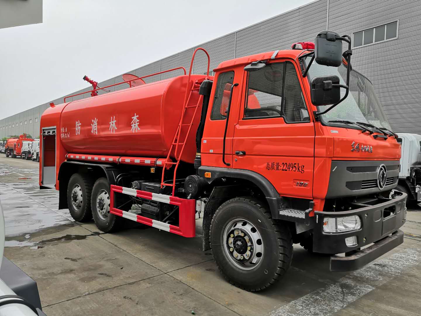 東風(fēng)六驅(qū)森林消防水車(chē)